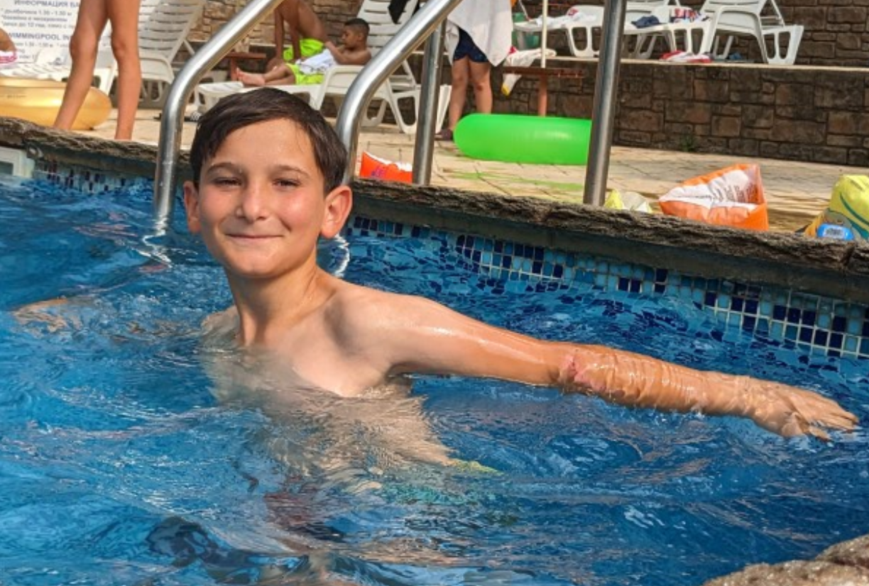 Kostadin swimming